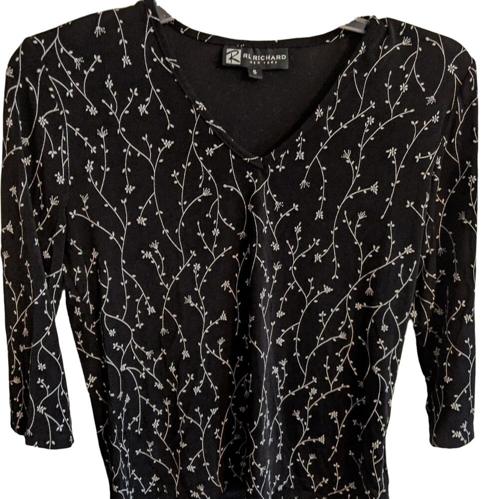 EUC V-Neck Blouse Black & White RL Richard